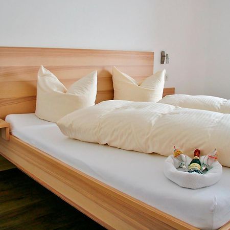 Seehotel Und Appartements Schnoeller Rieden am Forggensee Exterior photo