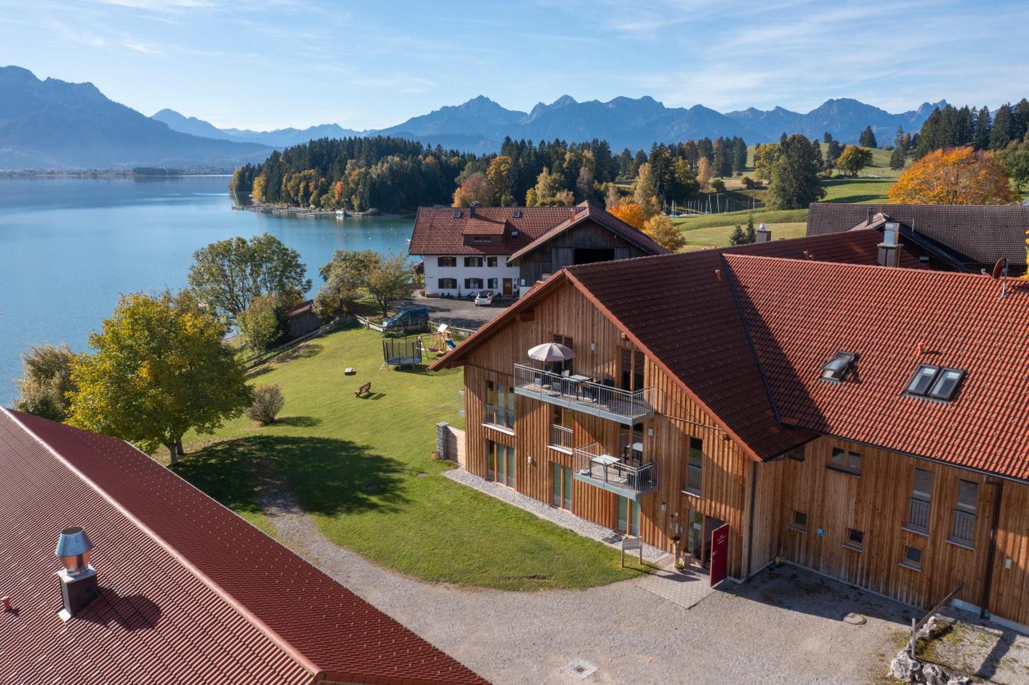 Seehotel Und Appartements Schnoeller Rieden am Forggensee Exterior photo